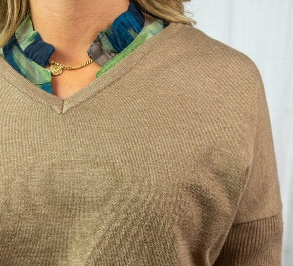 Mila V-neck Pullover - Brown