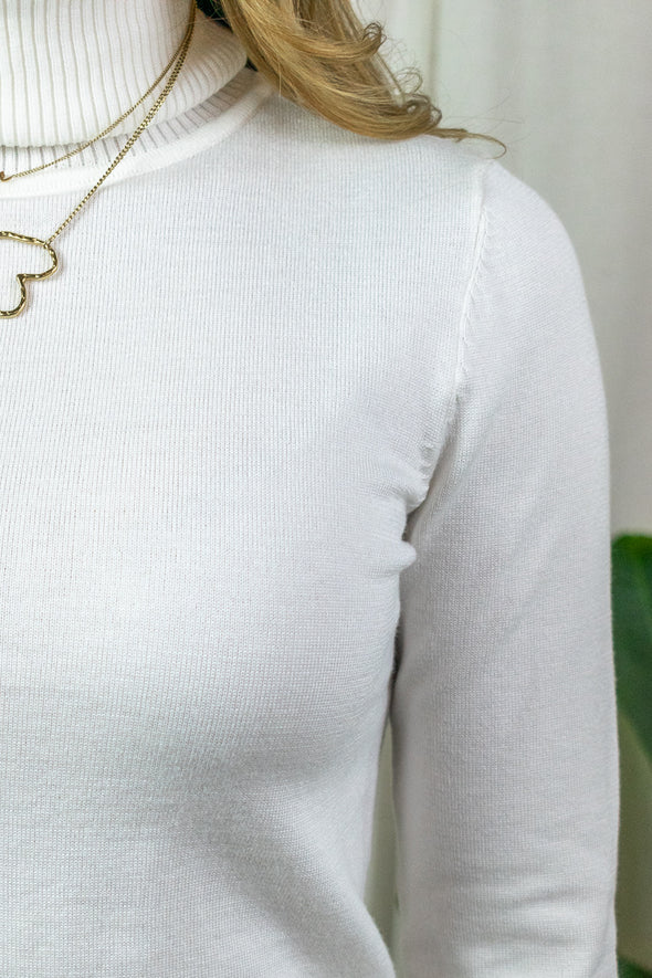 Mila Rollneck - White
