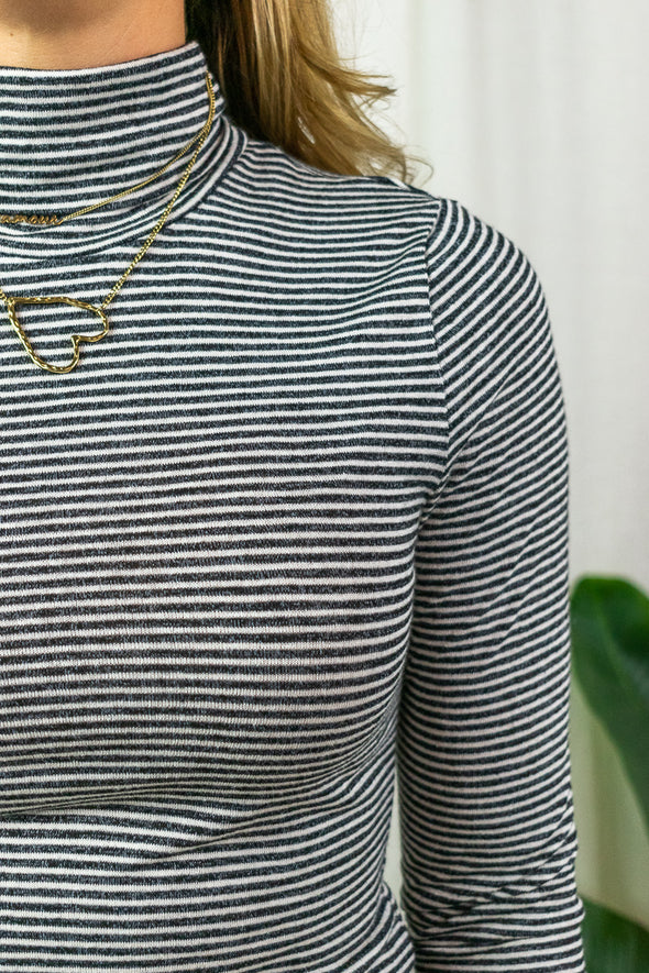 Alexandra Rollneck - Black